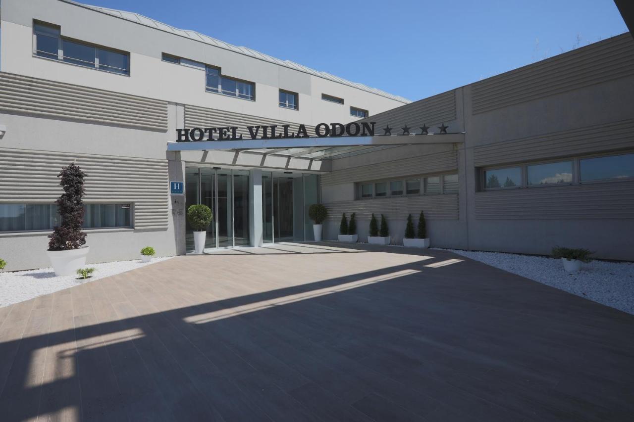 Hotel Villa Odon Villaviciosa de Odón エクステリア 写真