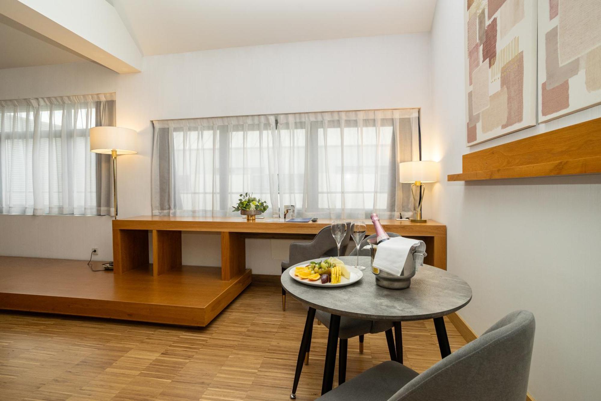 Hotel Villa Odon Villaviciosa de Odón エクステリア 写真